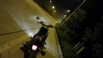 夜路狂奔  第2张